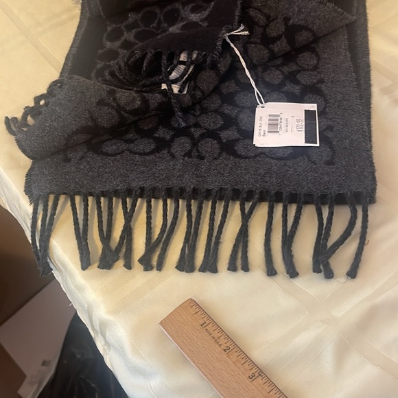 BNWT: Black and Dark Gray Coach Logo Scarf - Picture 10 of 15